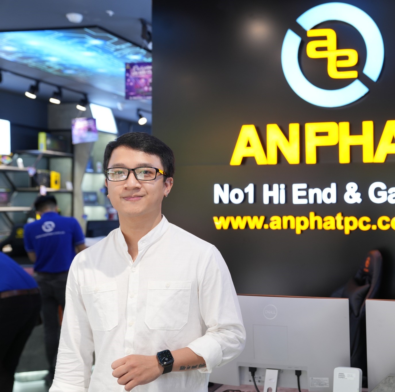 Mạnh mèo mua hàng tại An Phát Computer